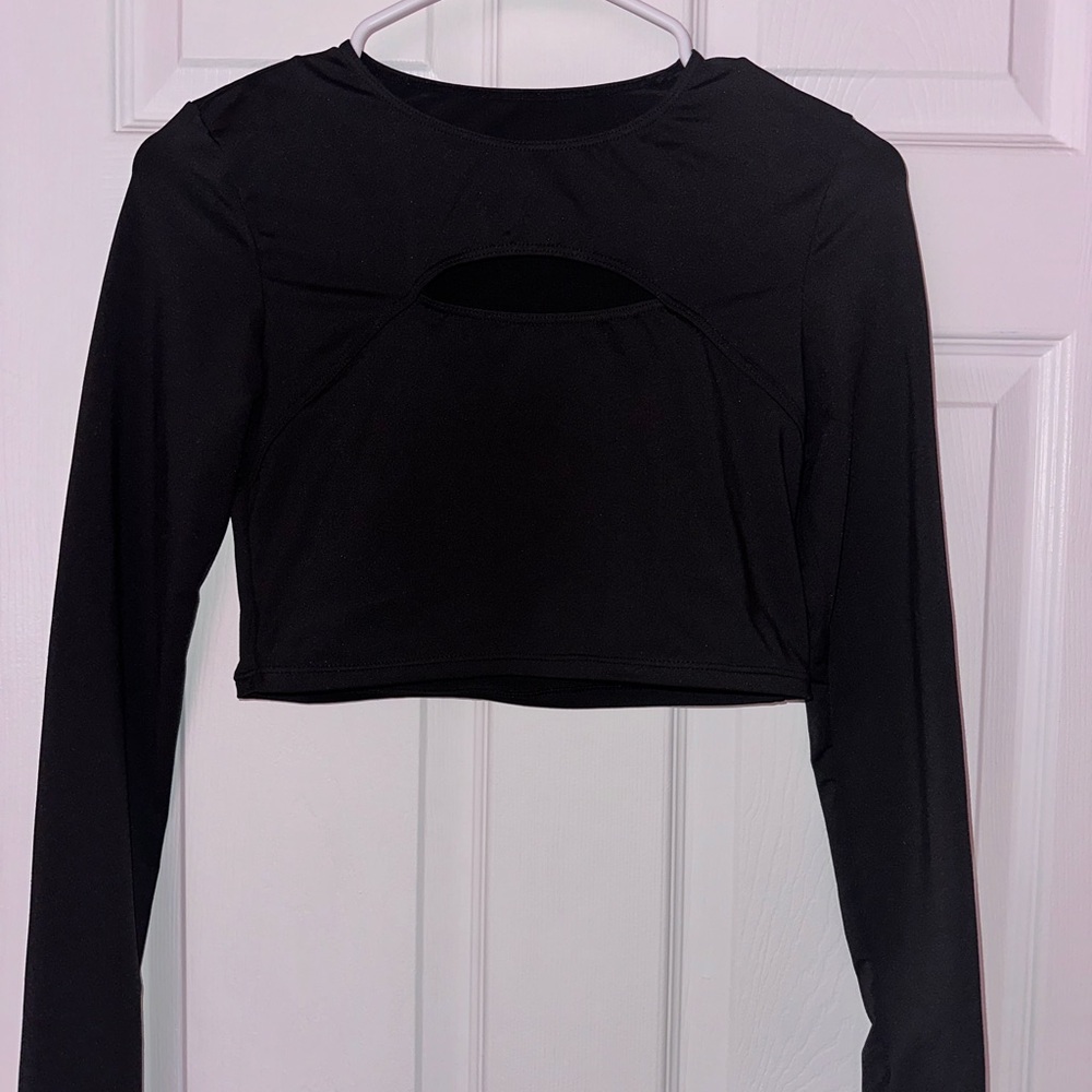 Black Long-Sleeve Cropped Compression Shirt